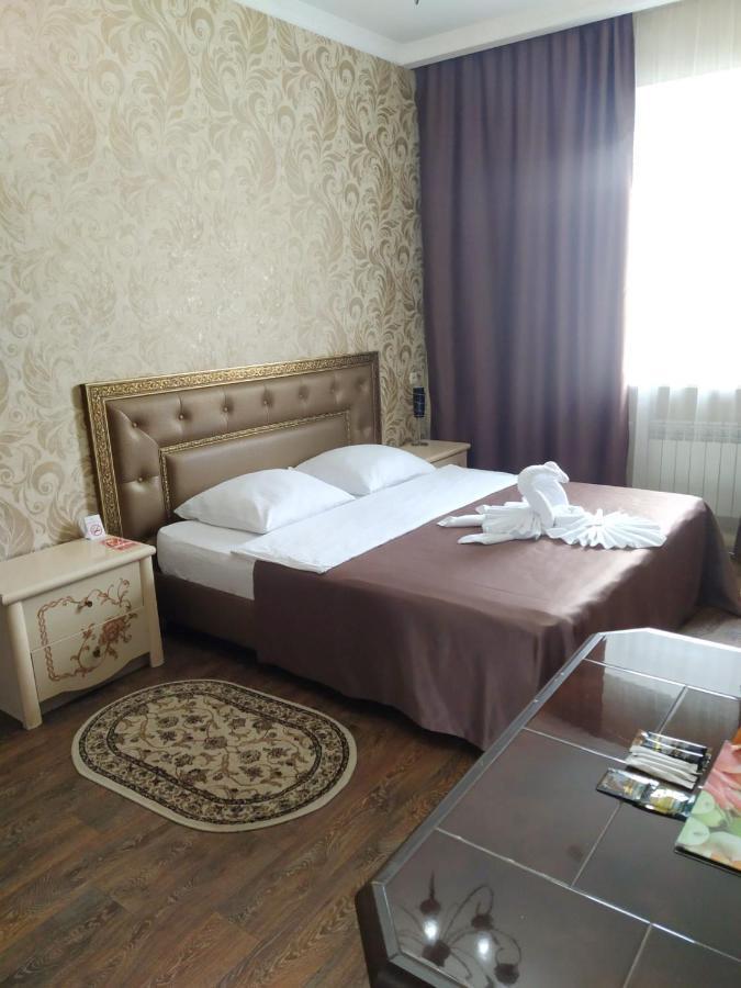 Uman Hotel Exterior photo