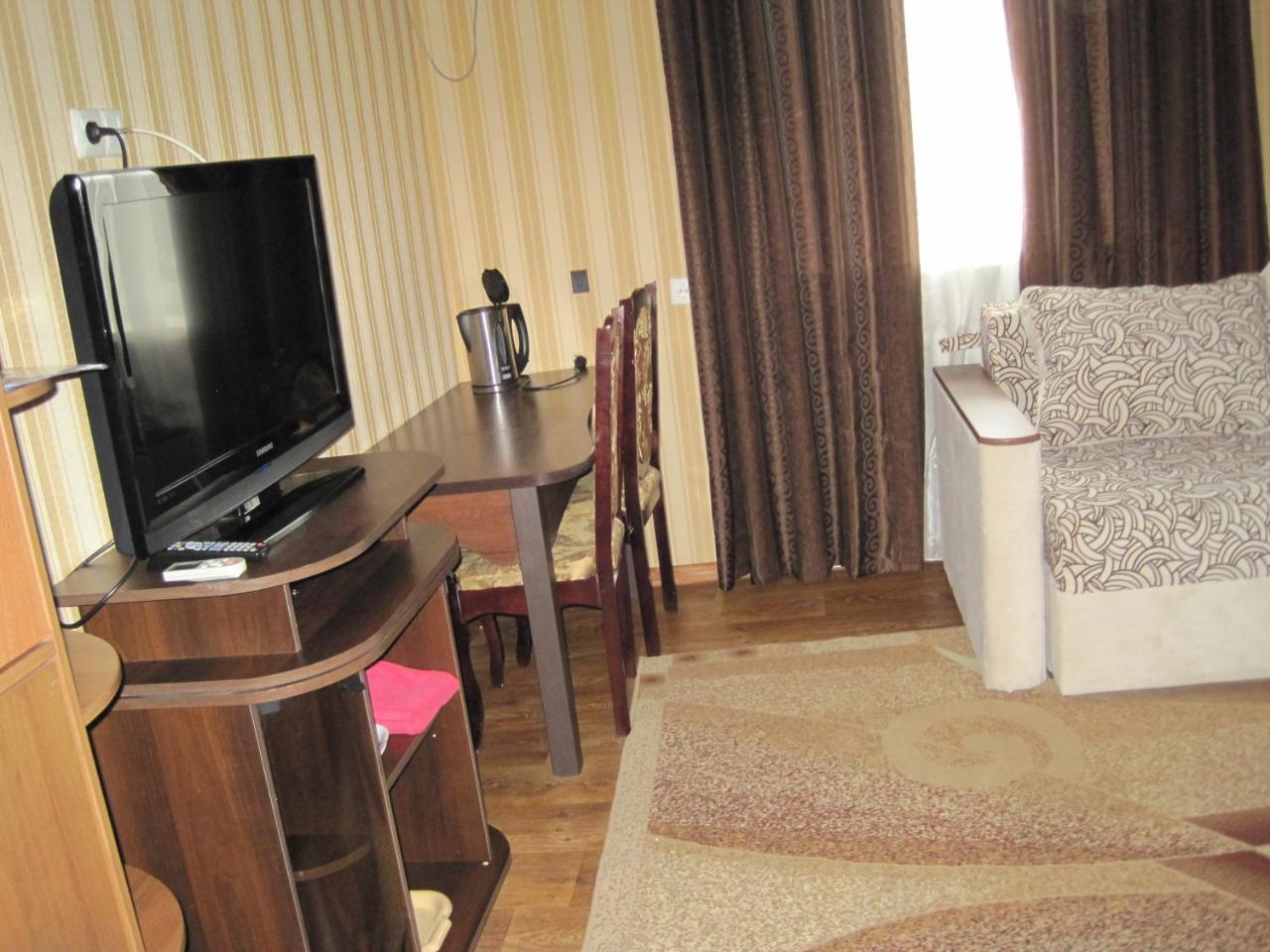 Uman Hotel Exterior photo