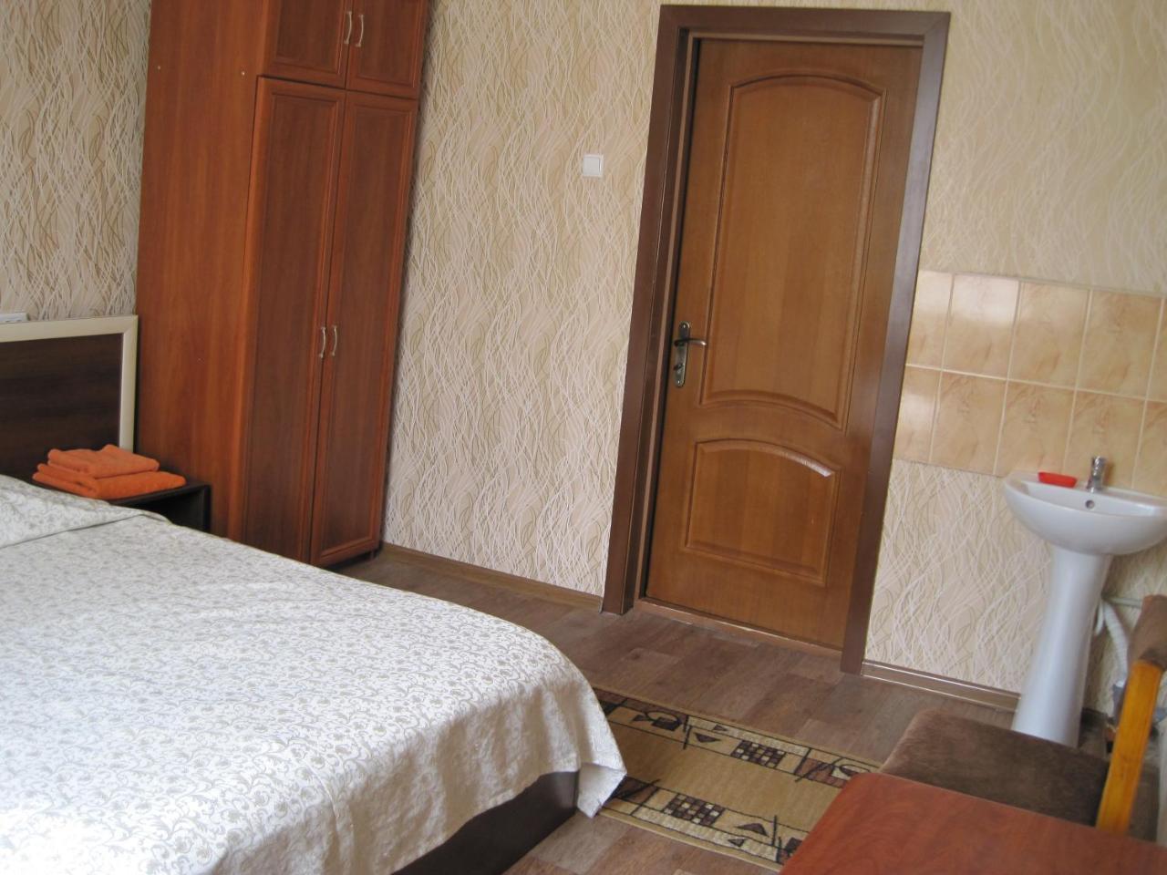Uman Hotel Exterior photo