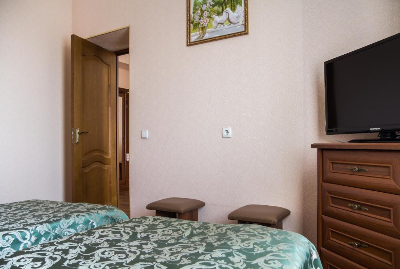Uman Hotel Exterior photo
